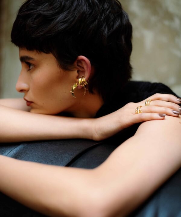 Alternative view of Vayu Ear Cuff - Ring Gold