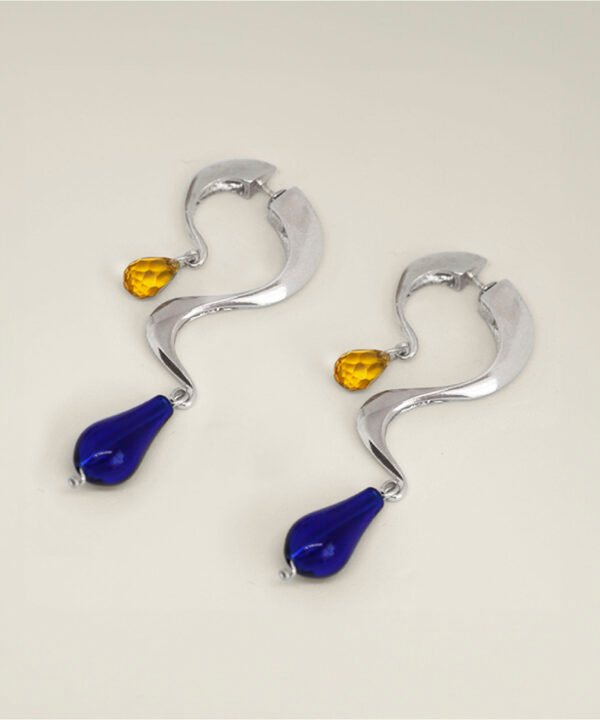 Alternative view of Aretes Fyra Plateado