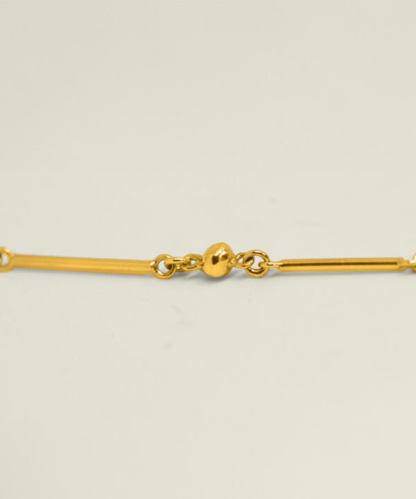 Alternative view of Totona Chain Gold