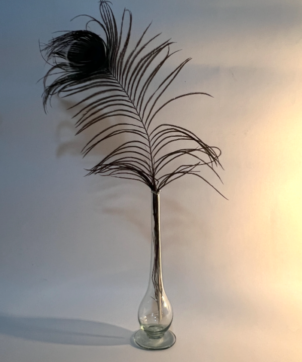 Alternative view of Jarrón solitario Gota