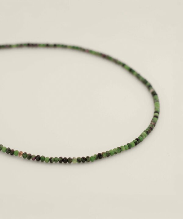 Alternative view of Collar UM