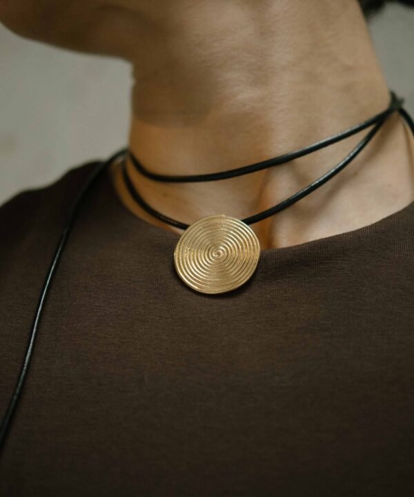 Alternative view of Uzumaki Necklace Gold
