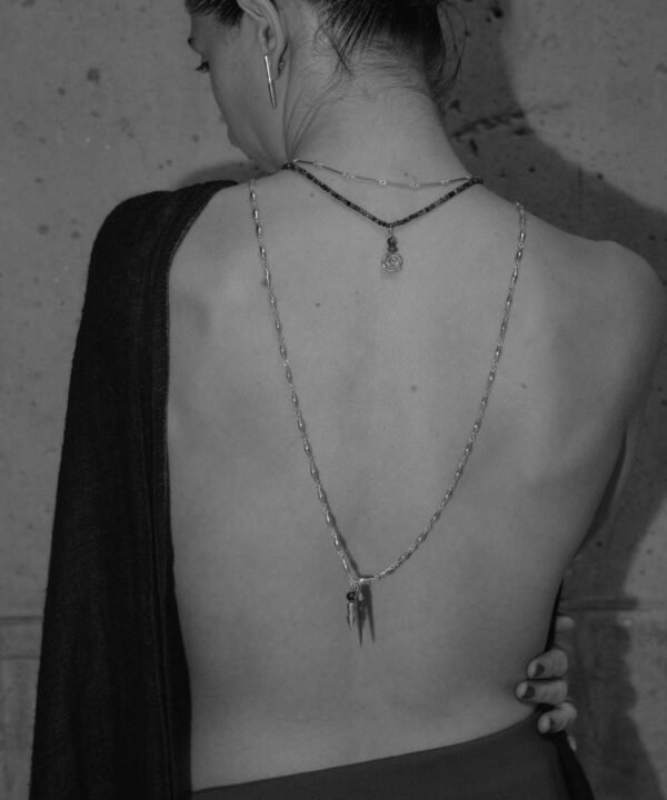 Alternative view of Dije Ray Plata