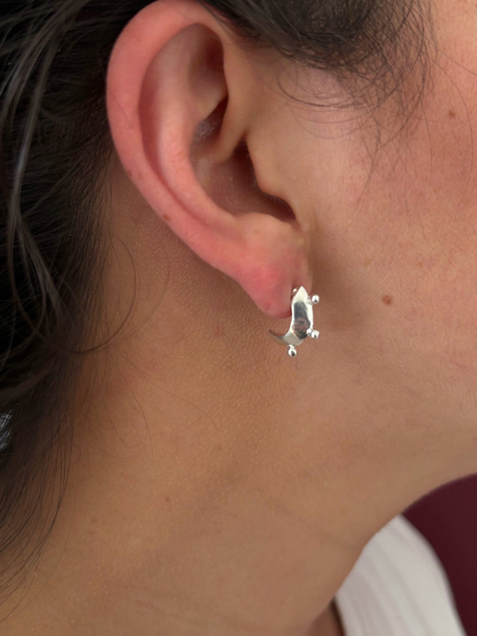 Micro Crescent Hoops Gold - Image 2