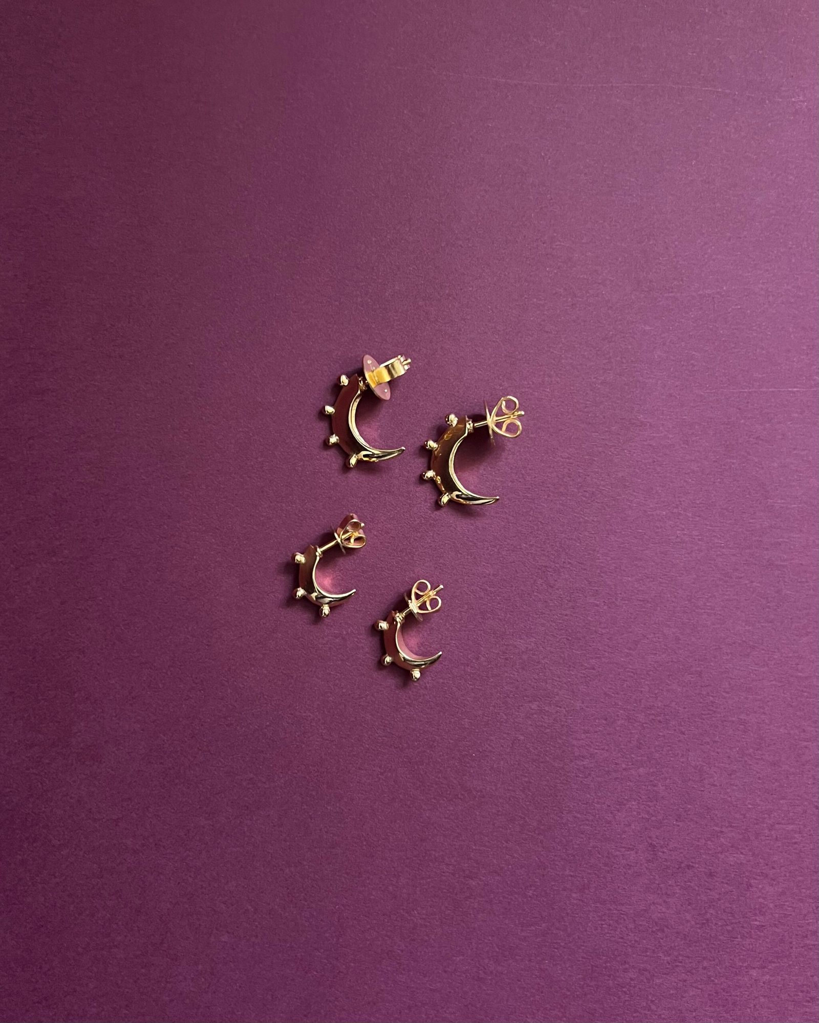 Chiqui Crescent Hoops Gold - Image 2