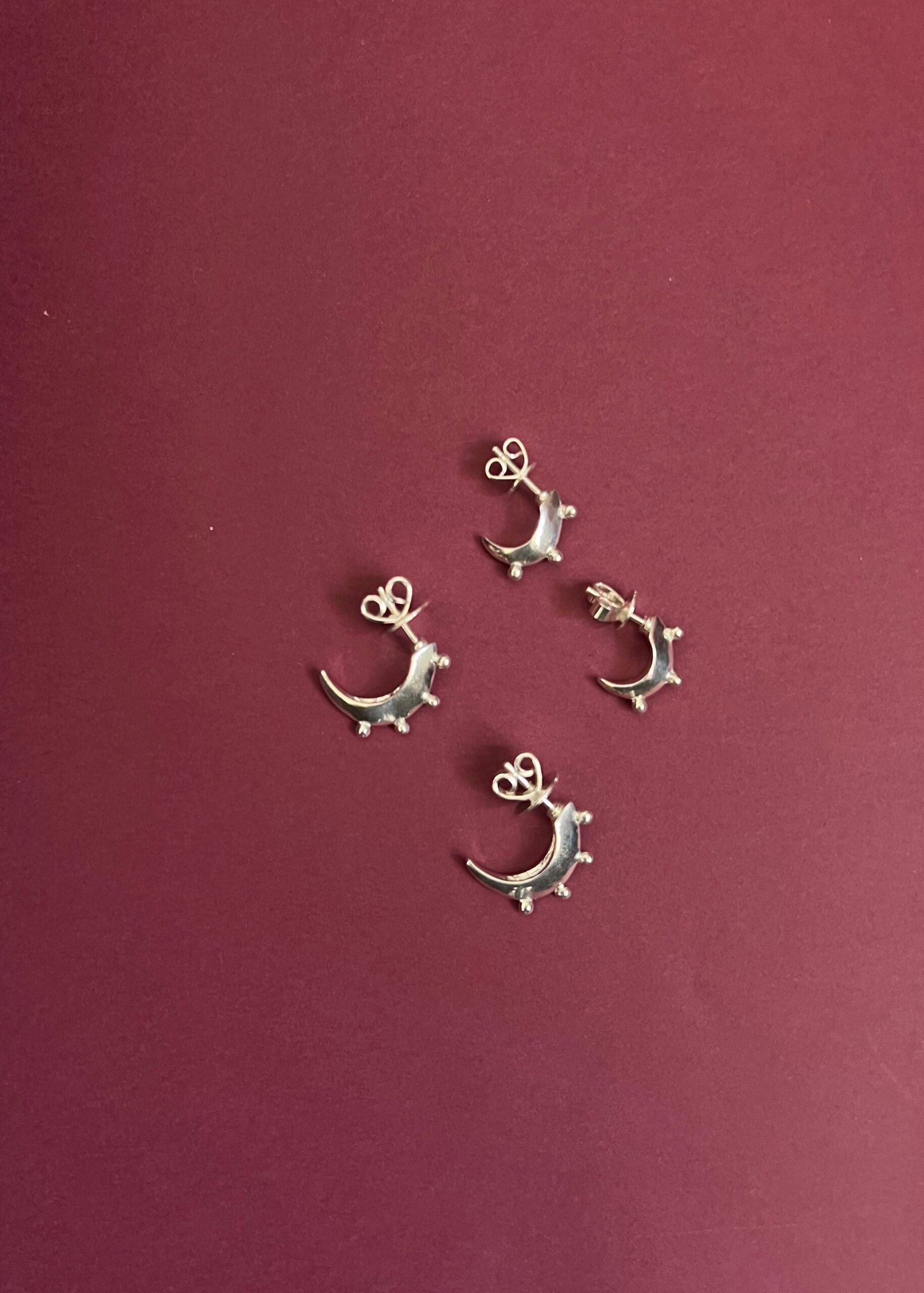 Chiqui Crescent Hoops Silver - Image 4