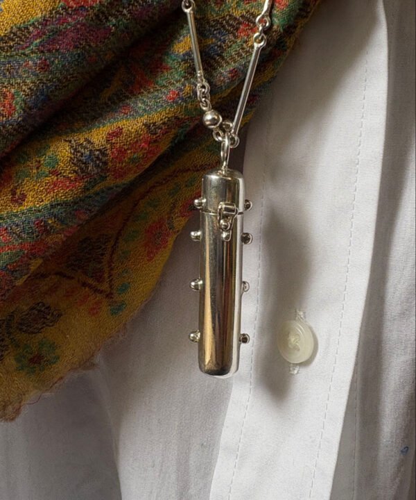 Dije Scentia Plateado