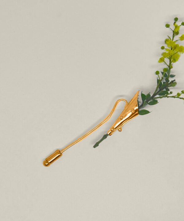 Alternative view of Flora Brooche Gold