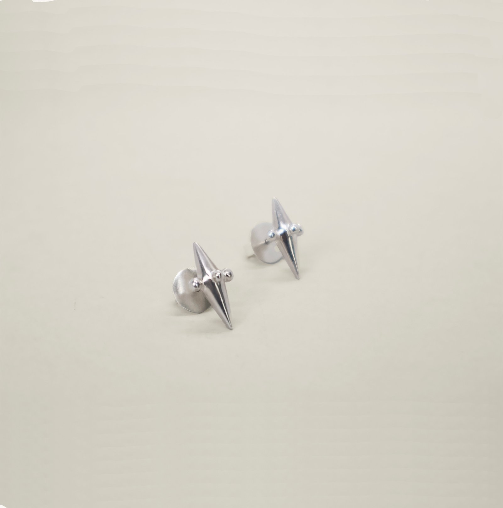 ARETES CHANDRA PLATEADOS